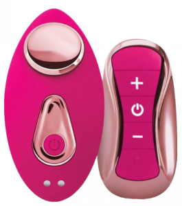 Kalhotkov&yacute; vibr&aacute;tor Sugar Pop Chantilly s d&aacute;lkov&yacute;m ovl&aacute;d&aacute;n&iacute;m